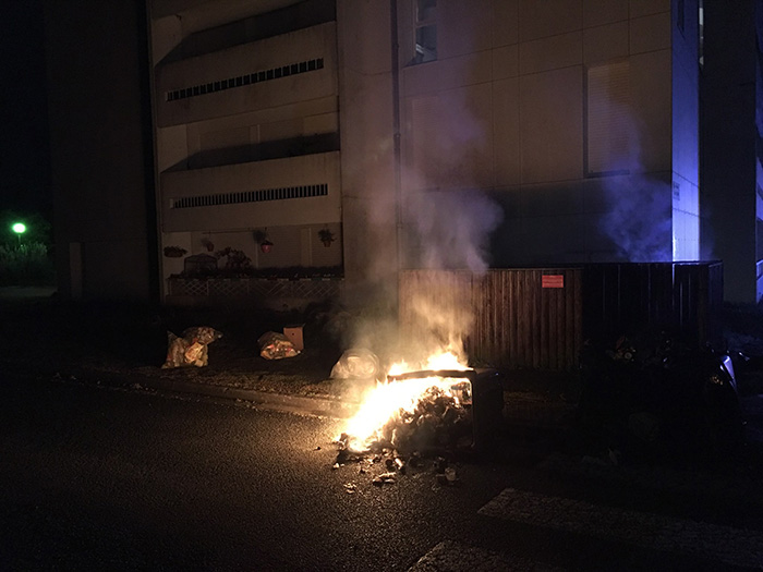 Incendie poubelles Rue Pasteur 00