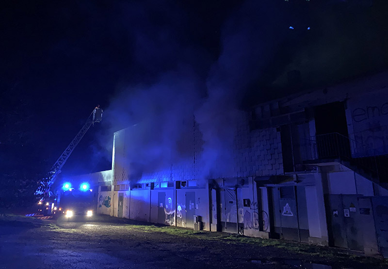 2022-11-03 Incendie ancienne piscine 01