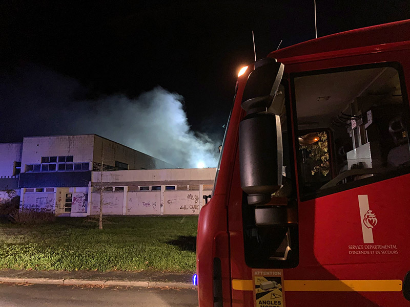 2022-11-03 Incendie ancienne piscine 03