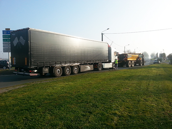 camion rond point JM7