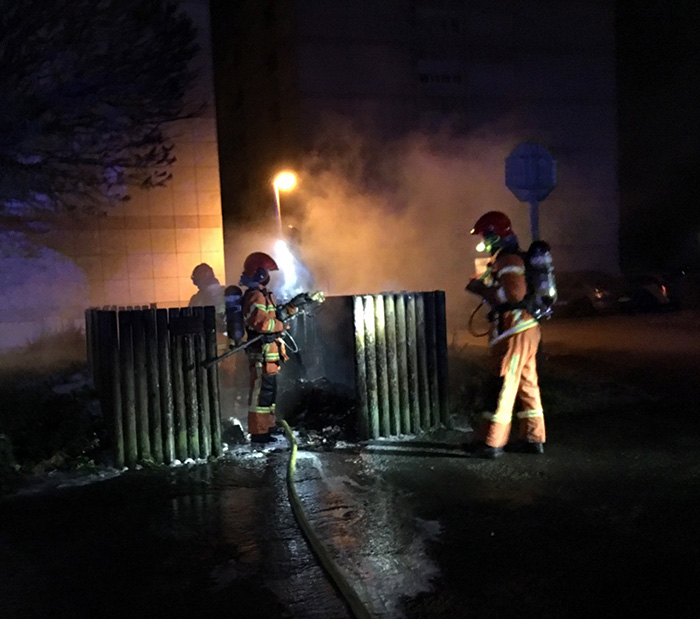 Incendie poubelles Rue Pasteur 01