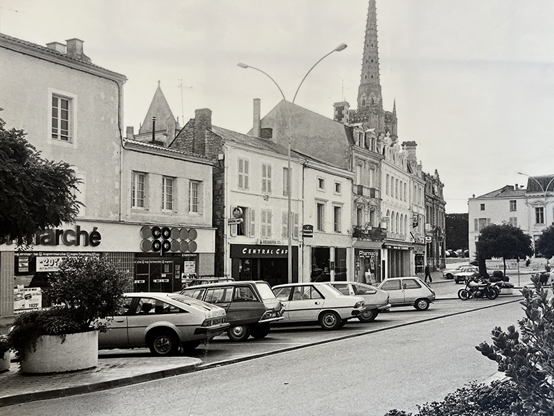 Luçon autrefois - Place des Acacias