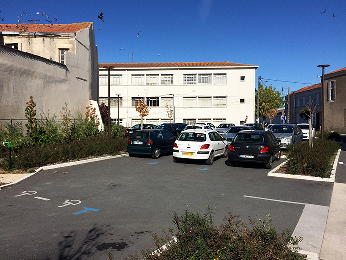 Parking Place des Acacias
