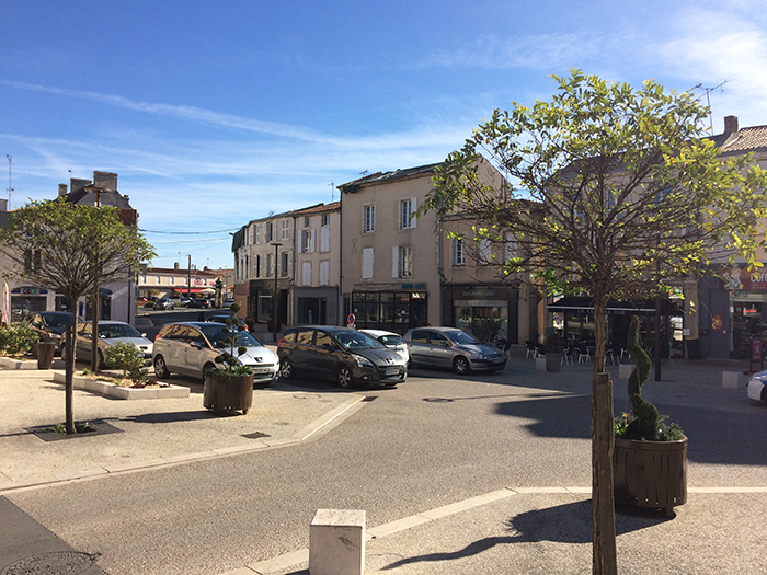 Place des Acacias 01