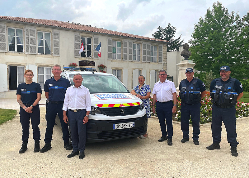 Police municipale véhicule électrique