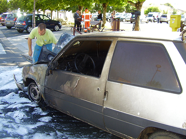 voiture incendiée 5